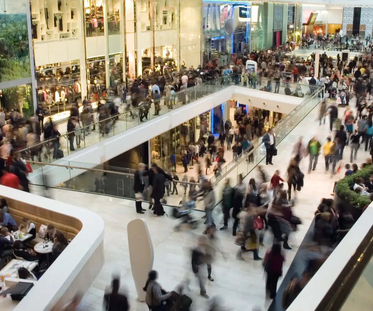 People in a shopping center